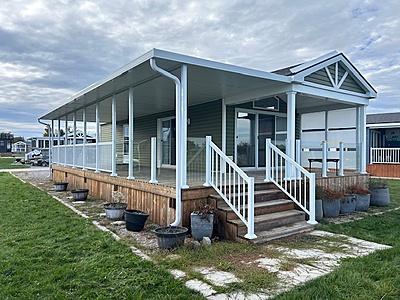MORE PICTURES COMING SOON!!!! WATERFRONT- New Listing- Northlander Escape- Site #1011, Pebble Beach
