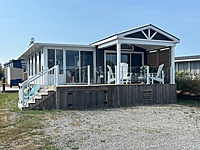 NEW WATERVIEW LISTING AT PEBBLE BEACH! Site #1012- 2016 Northlander Escape- 2 bed NEW WATERVIEW LISTING AT PEBBLE BEACH! Site #1012- 2016 Northlander Escape- 2 bed