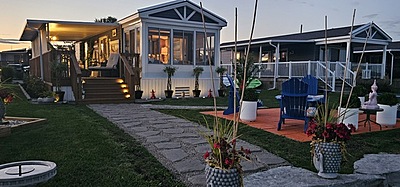 WATERFRONT! NEW LISTING!!  Site #1025- 2016 Northlander Escape, 2 bed, Pebble Beach