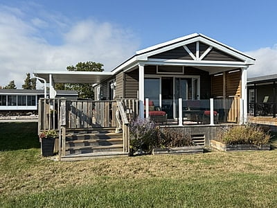 NEW LISTING!!! SITE #1039-WATERFRONT-2016 NORTHLANDER ESCAPE-14'x42'-2 BED