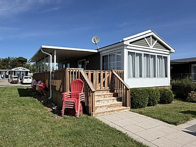 SITE #1059-NORTHLANDER ESCAPE-14'X42'-PEBBLE BEACH-2 BED