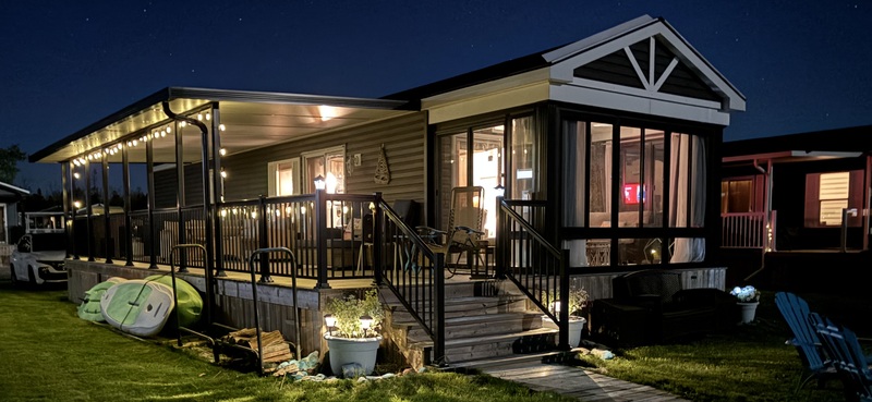 SITE #1079-NEW LISTING-2016 NORTHLANDER ESCAPE-12'x52'-WATERFRONT-PEBBLE BEACH-2 BED, QUAD BUNKS