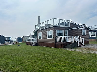 Site #1134 Beach View 2016 Northlander Deck Top model 4686-2