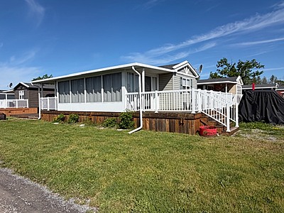 NEW PRICE REDUCTIONI!! Site# 1201, 2016 Northlander Reflection, Pebble Beach- 2 bed