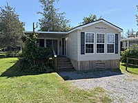 NEW LISTING! SITE #121-2010 NORTHLANDER ESCAPE, 12'X38', 2 BED- MAIN PARK NEW LISTING! SITE #121-2010 NORTHLANDER ESCAPE, 12'X38', 2 BED- MAIN PARK