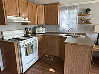 NEW LISTING!!!  SITE #122- 2007 NORTHLANDER ESCAPE-2 BED-MAIN PARK, 12'x34'