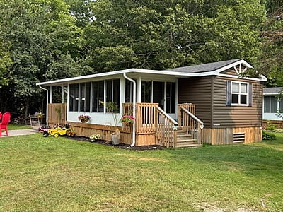 SITE #173-NEW LISTING-MAIN PARK-2018 NORTHLANDER REFLECTION, 2 BED, QUAD BUNKS -12'x36'