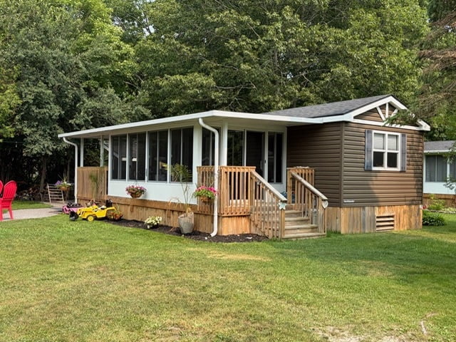 SITE #173-NEW LISTING-MAIN PARK-2018 NORTHLANDER REFLECTION, 2 BED, QUAD BUNKS -12'x36' SITE #173-NEW LISTING-MAIN PARK-2018 NORTHLANDER REFLECTION, 2 BED, QUAD BUNKS -12'x36'