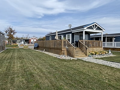 Site #1071- 2016 Pebble Beach Escape 44CK - Beach Front
