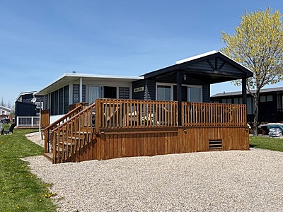 Site # 1018- Northlander Reflection- 38'X12'-Pebble Beach, Beachview
