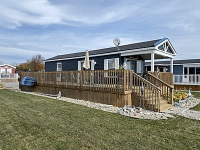 Site #1071- 2016 Pebble Beach Escape 44CK - Beach Front