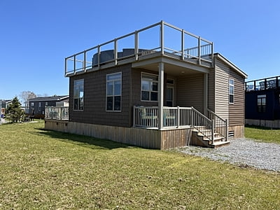 site #1138- 2017 Pebble Beach Deck Top Escape 40CK - Beach View
