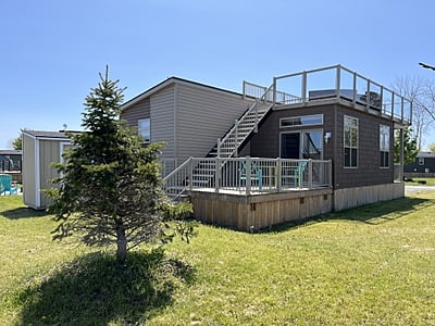 site #1138- 2017 Pebble Beach Deck Top Escape 40CK - Beach View