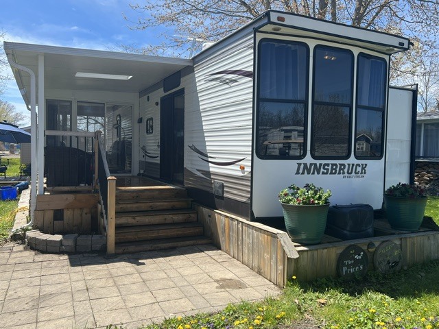 2014 Innsbruck by Gulfstream Trailer- 8'x40', 2 bed, 2 bath-Main Park 2014 Innsbruck by Gulfstream Trailer- 8'x40', 2 bed, 2 bath-Main Park