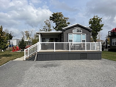 Site #1115- 2017 Pebble Beach Escape 38CK - Beach View