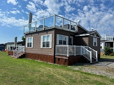 Site #1134 Beach View 2016 Northlander Deck Top model 4686-2