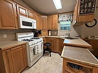 NEW LISTING-SITE #206-2005 NORTHLANDER COTTAGER CLASSIC-14'x39'-2 BED