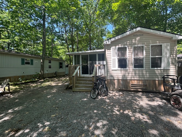 Site #211- 2017 Northlander Reflection- Main Park- 2 bed