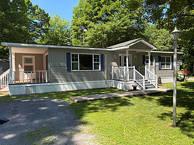 NEW LISTING-EXTENDED SEASON-SITE #429-2008 NORTHLANDER MEADOWBROOK-LIMESTONE NORTH-24'x53'