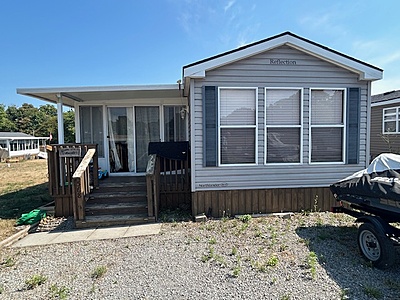 NEW LISTING!!!  Site # 568-Northlander Reflection-3 bed- Limestone South