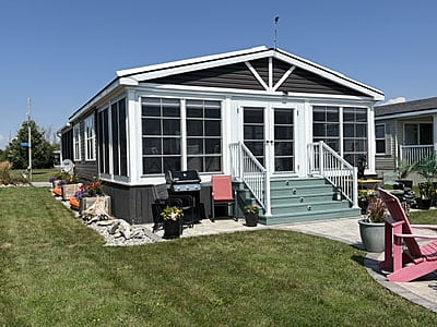 SITE #1051-2016 NORTHLANDER ESCAPE-DOUBLEWIDE,WATERFRONT