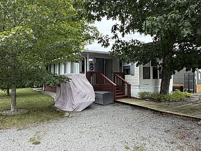 NEW LISTING-2007 NORTHLANDER CLASSIC- 1 BED WITH DEN
