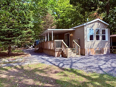 NEW LISTING!! PICTURES COMING SOON!!  Site K-1, 2020 Northlander Reflection, 2 bed, Main Park