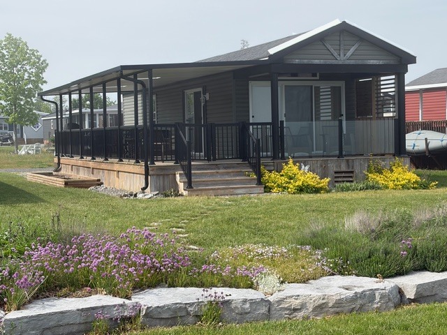 Site #1037-WATERFRONT-2016 Northlander  EscapE- 2 bed